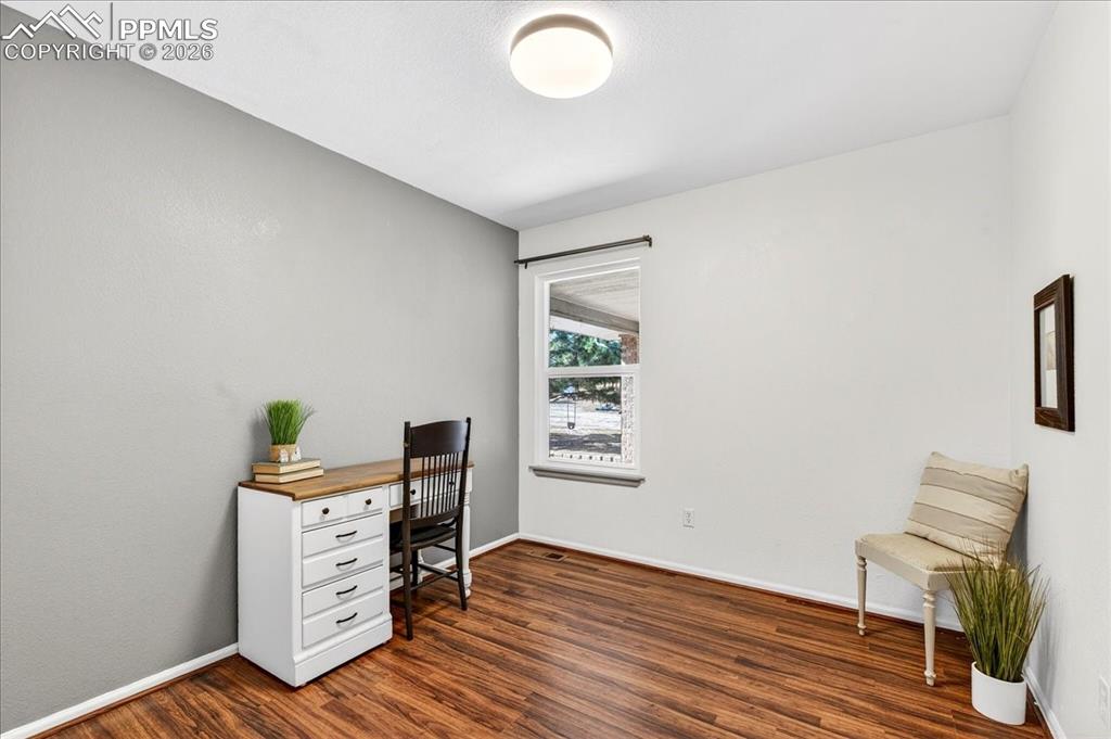 Image 16 of 39: Office