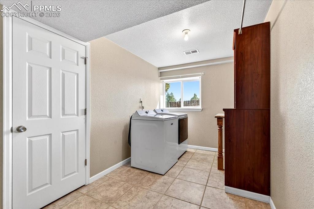 Image 20 of 39: Laundry