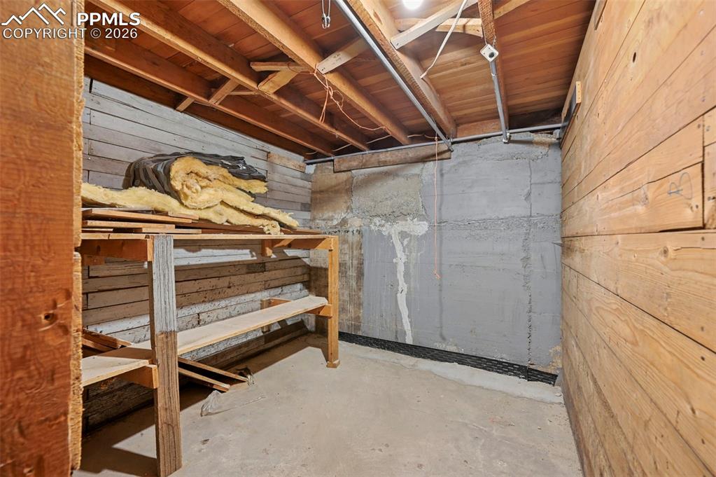 Image 29 of 39: Storage