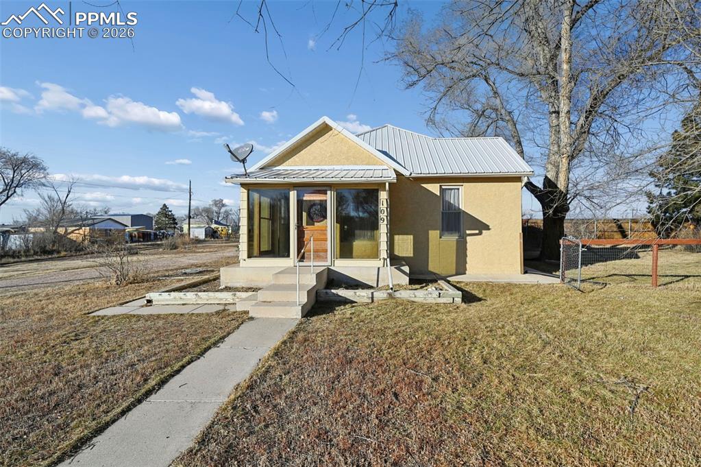 Image 30 of 39: Front of Structure