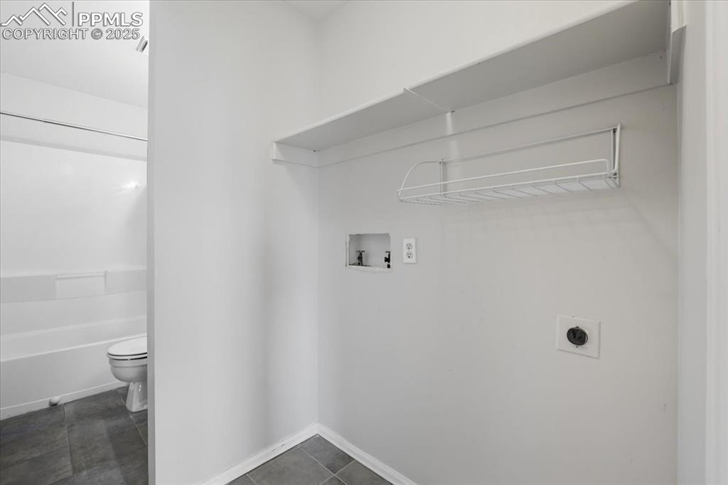 Image 7 of 24: Laundry