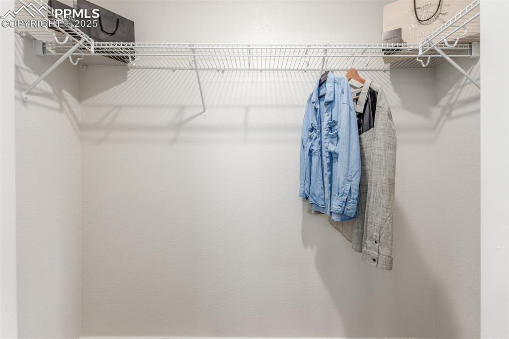 Image 25 of 50: Closet