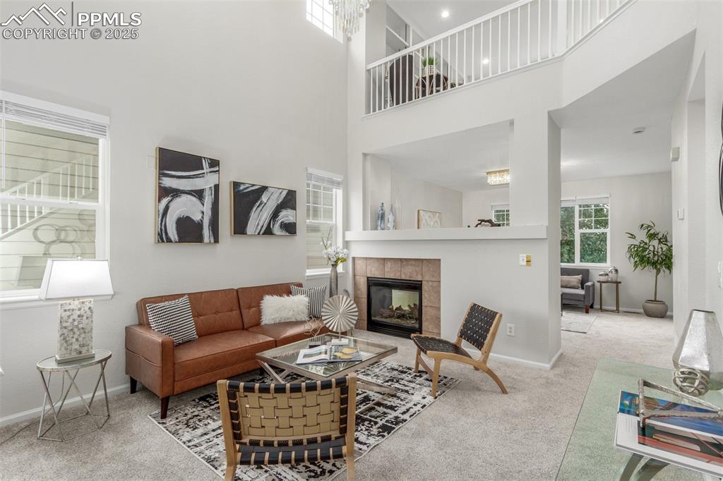 Image 4 of 50: Living Room