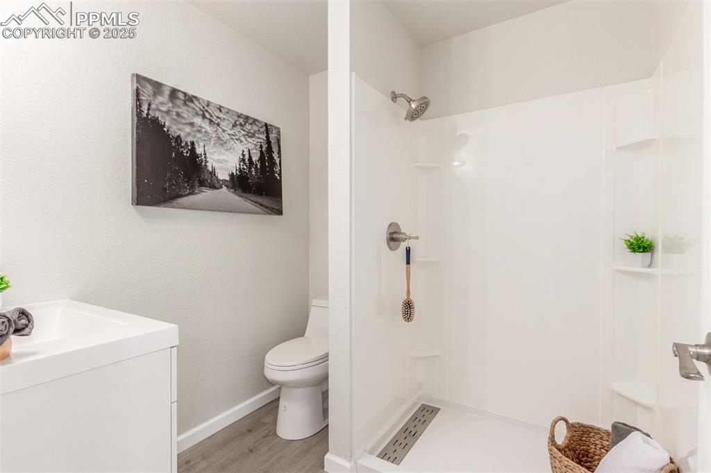 Image 42 of 50: Bathroom