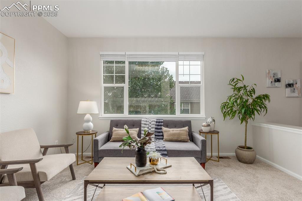 Image 9 of 50: Living Room