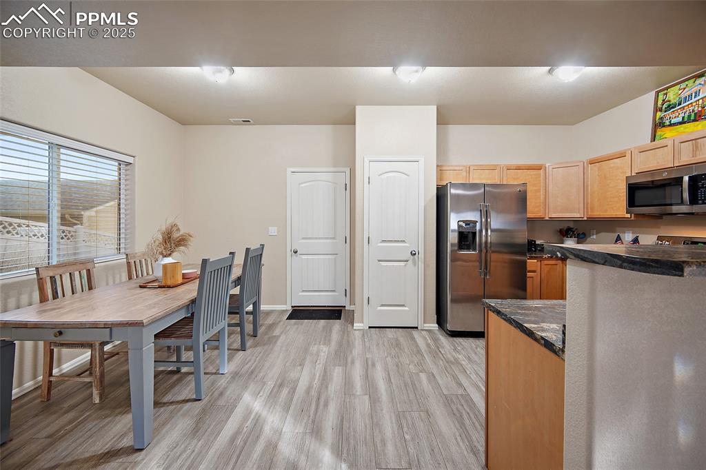 Image 18 of 38: Dining Room