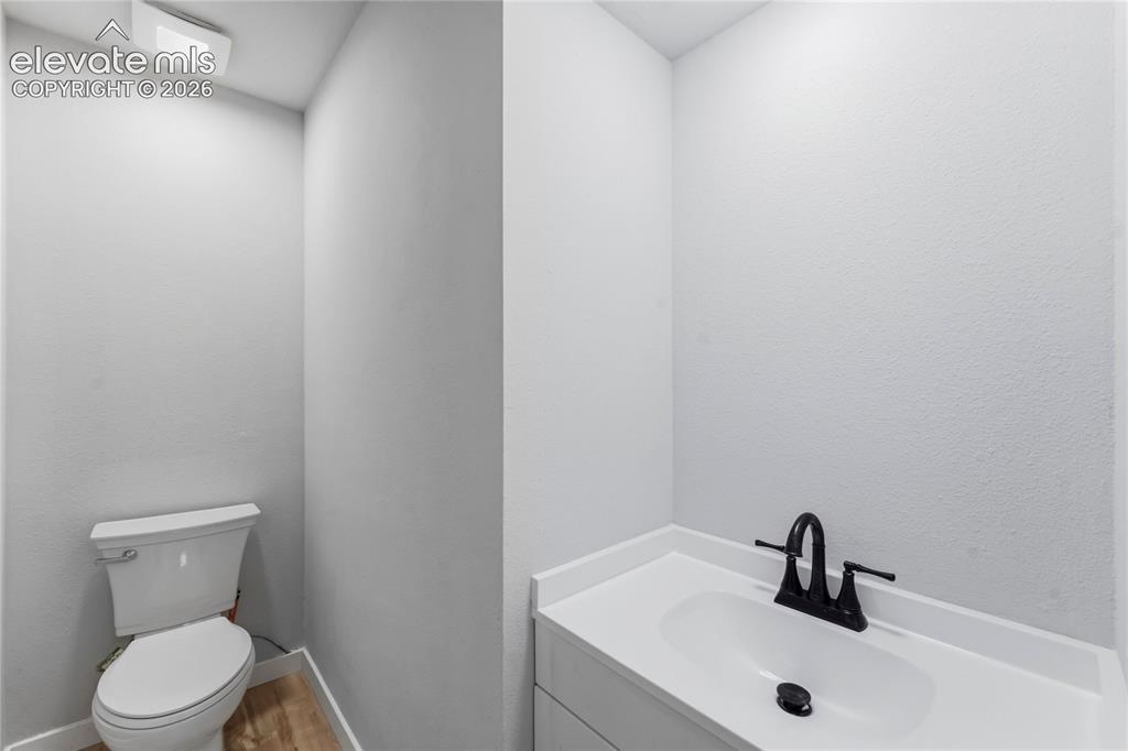 Image 4 of 24: Bathroom
