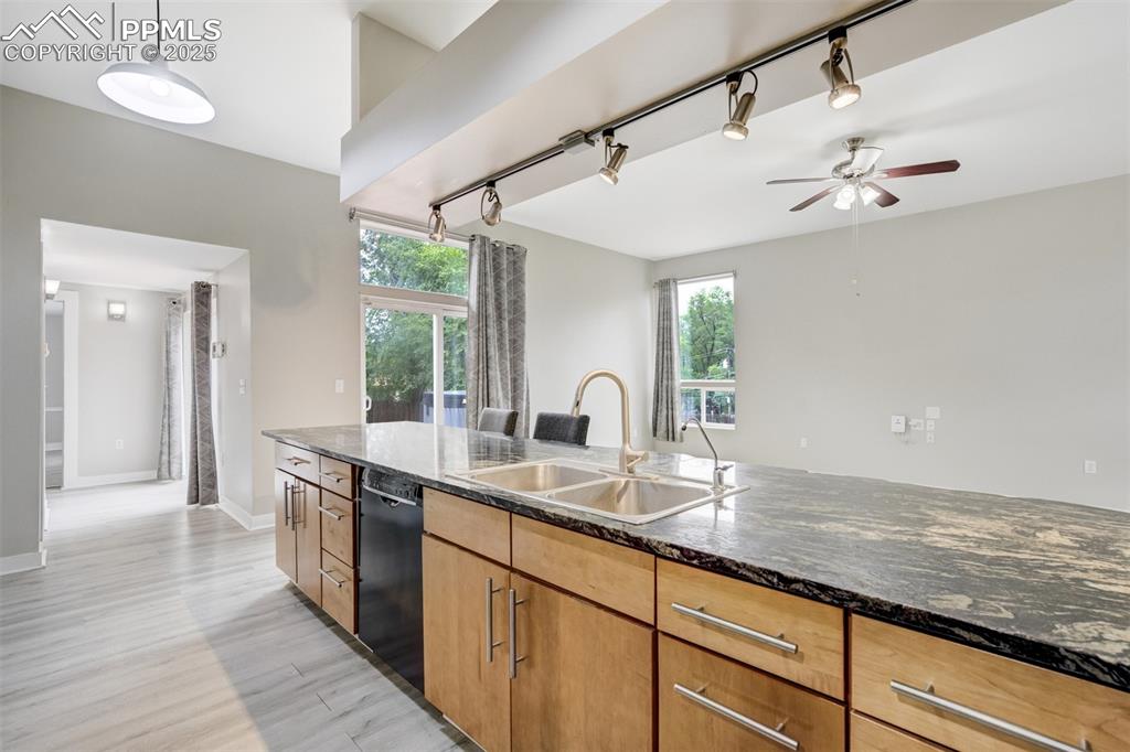 Image 10 of 48: Kitchen