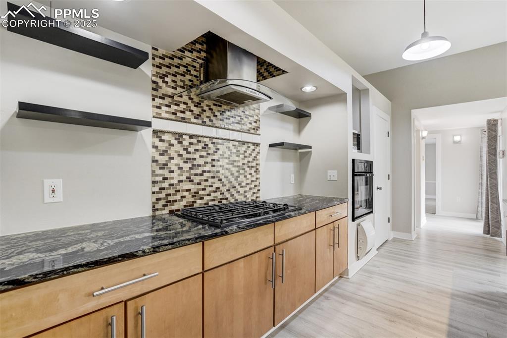 Image 11 of 48: Kitchen