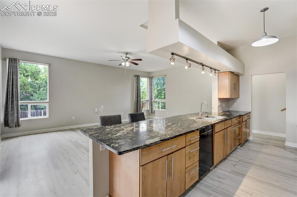 Image 8 of 48: Kitchen