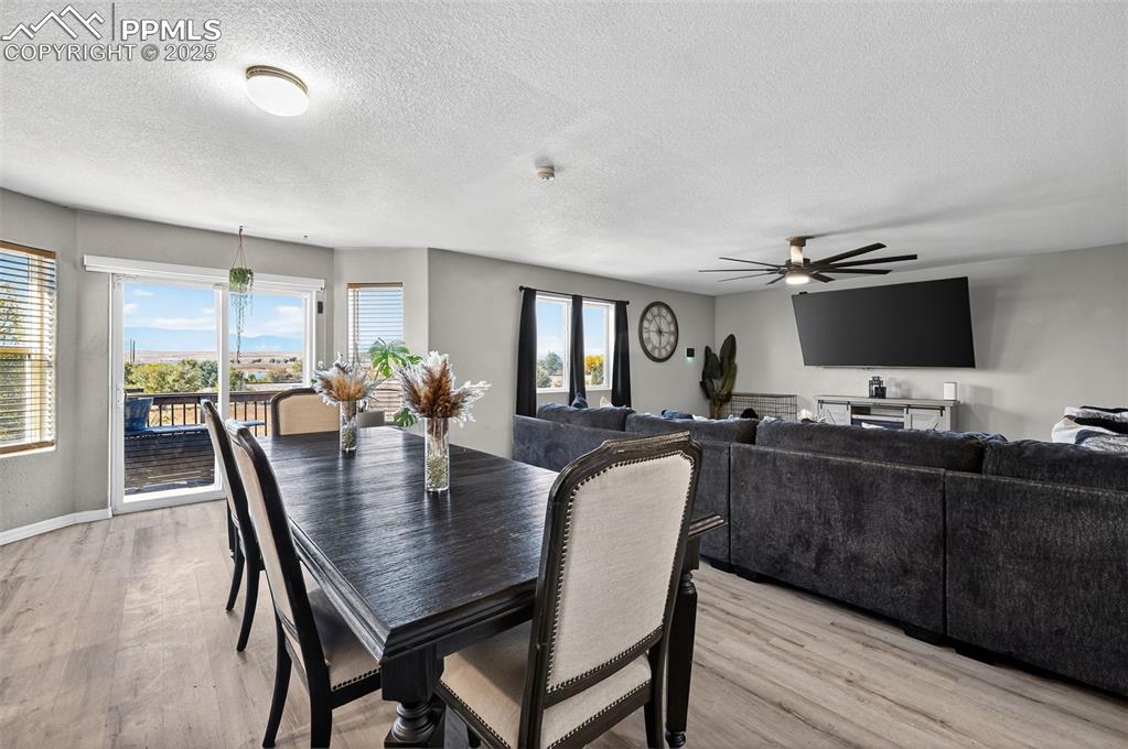 Image 13 of 34: Dining Area