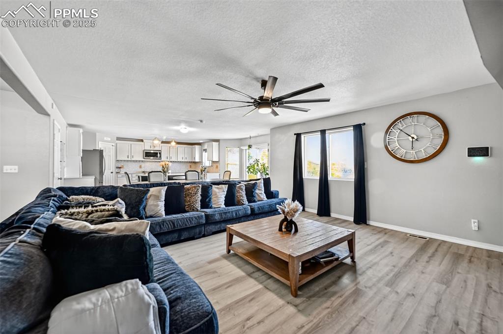 Image 14 of 34: Family Room