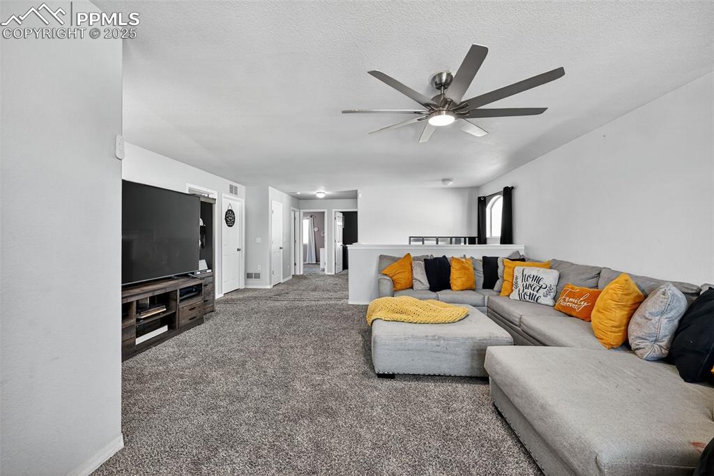 Image 16 of 34: Loft