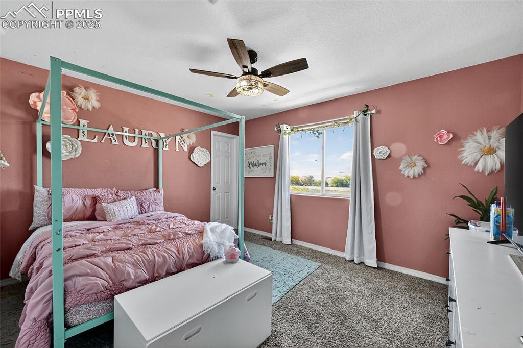 Image 17 of 34: Bedroom