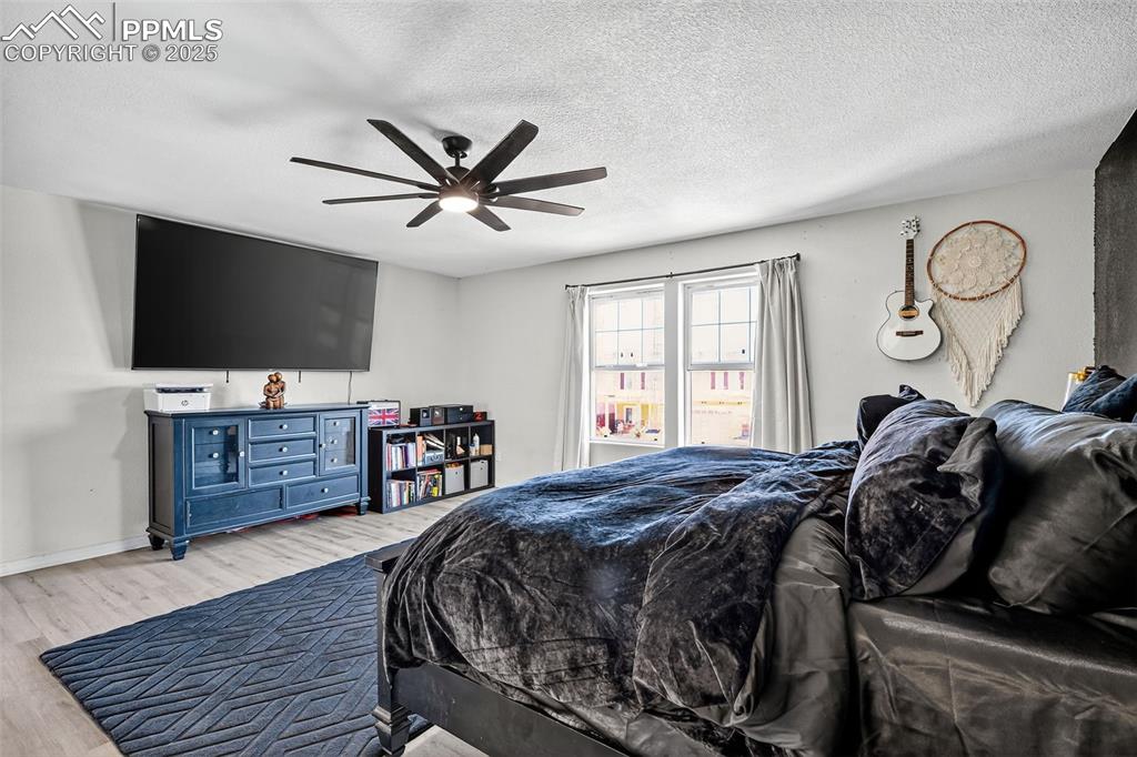 Image 22 of 34: Master Bedroom