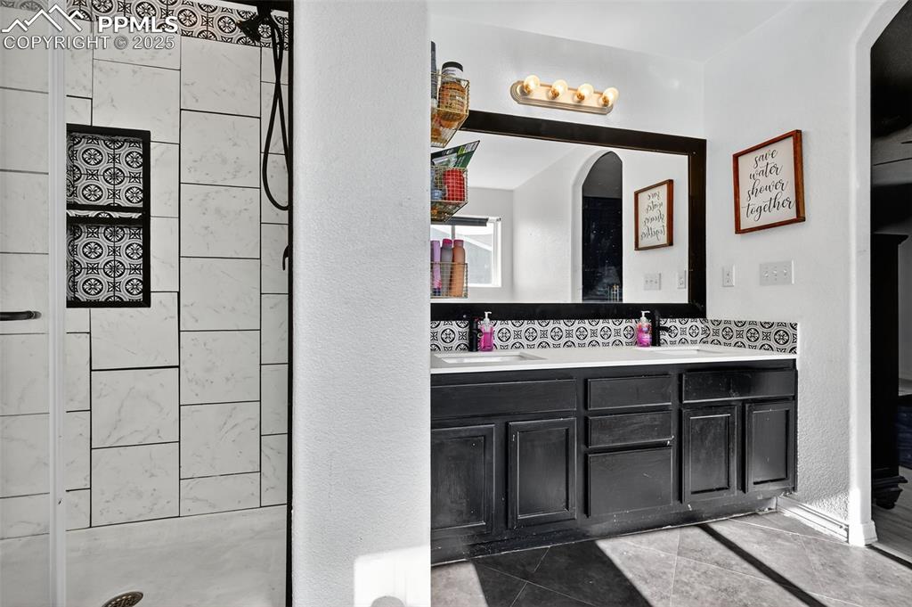 Image 26 of 34: Master Bathroom