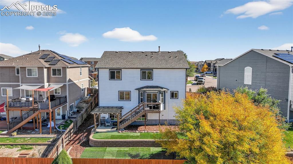 Image 3 of 34: Back of Structure