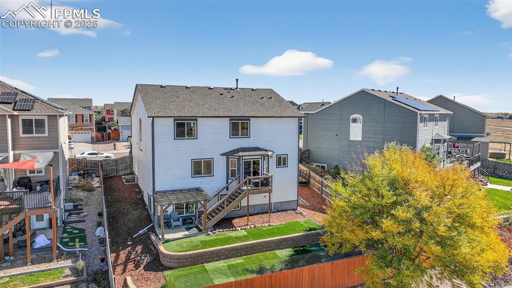 Image 4 of 34: Back of Structure