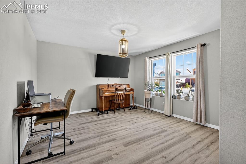 Image 7 of 34: Living Room