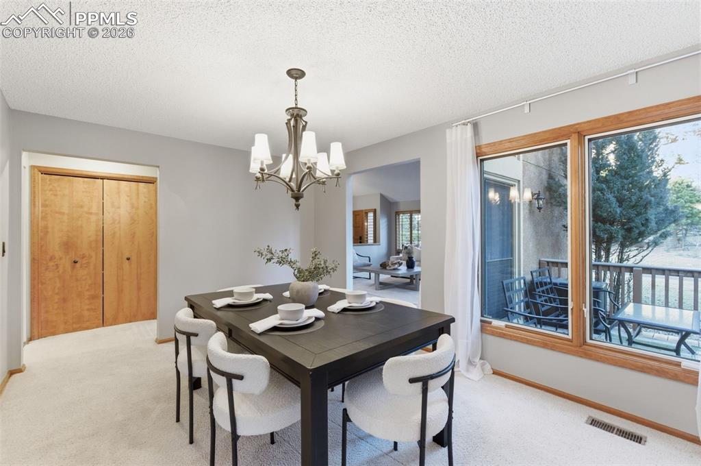 Image 15 of 50: Dining Area