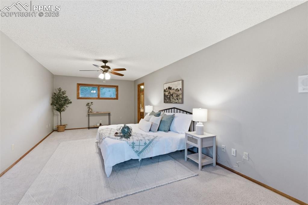 Image 18 of 50: Bedroom