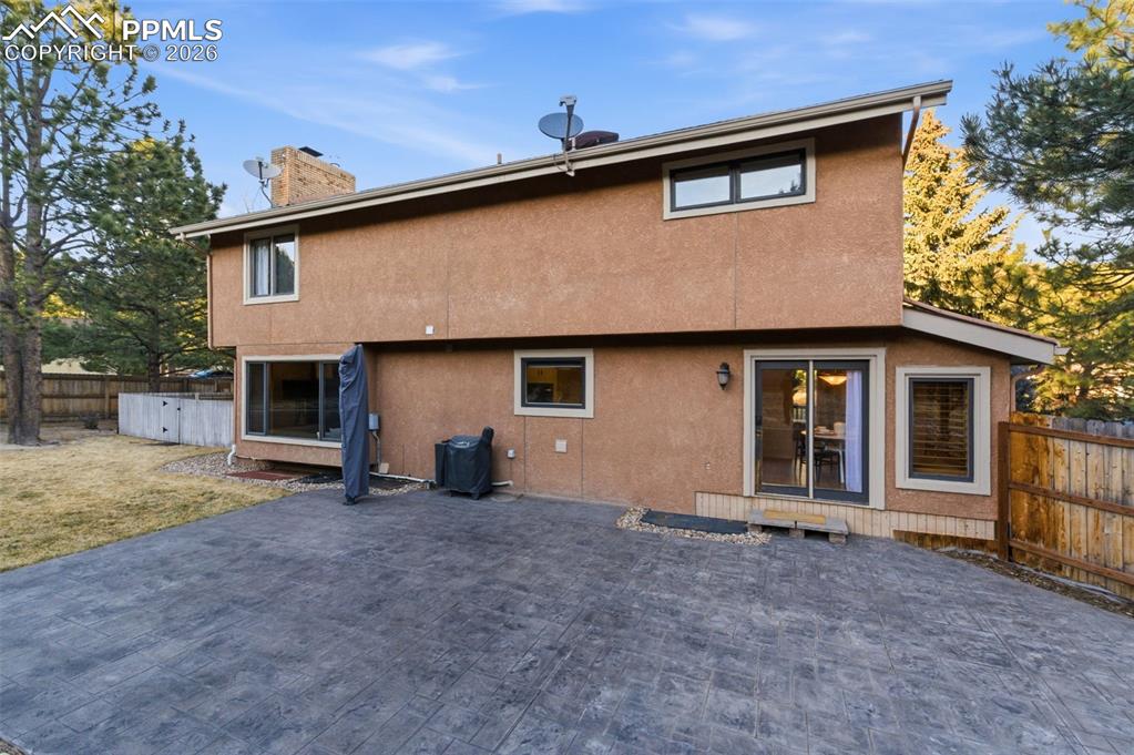 Image 40 of 50: Back of Structure