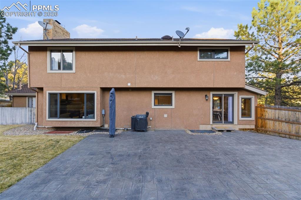 Image 41 of 50: Back of Structure