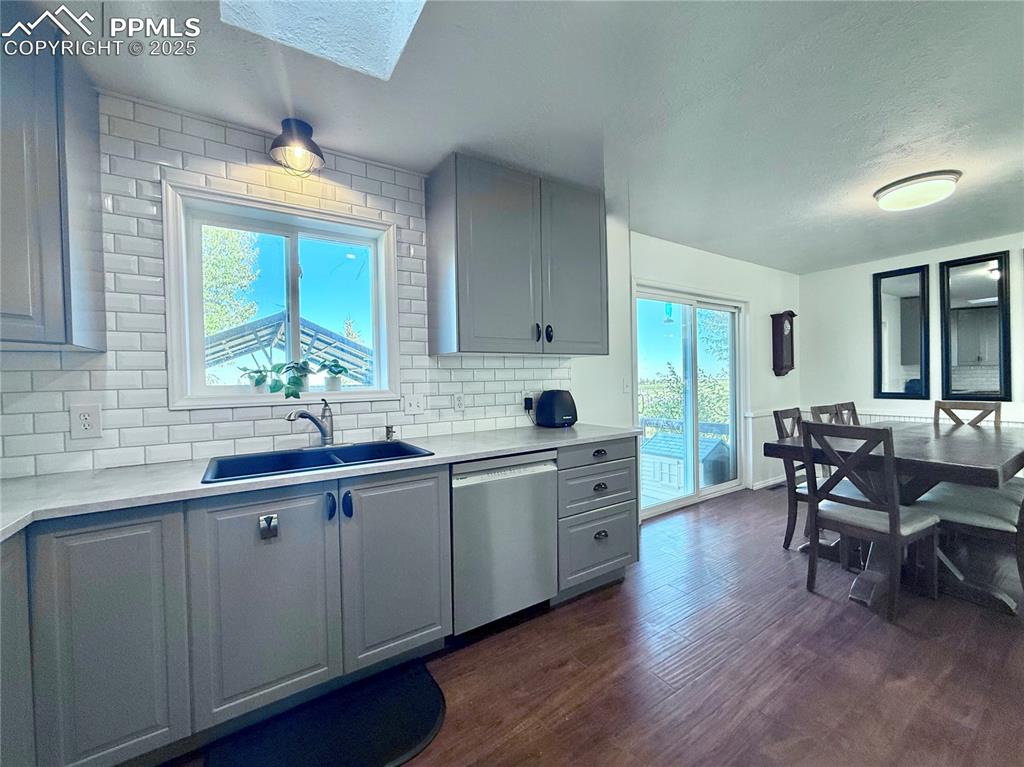 Image 11 of 38: Kitchen