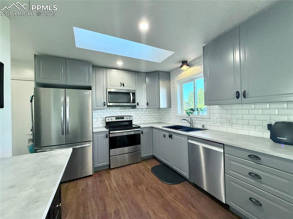 Image 12 of 38: Kitchen