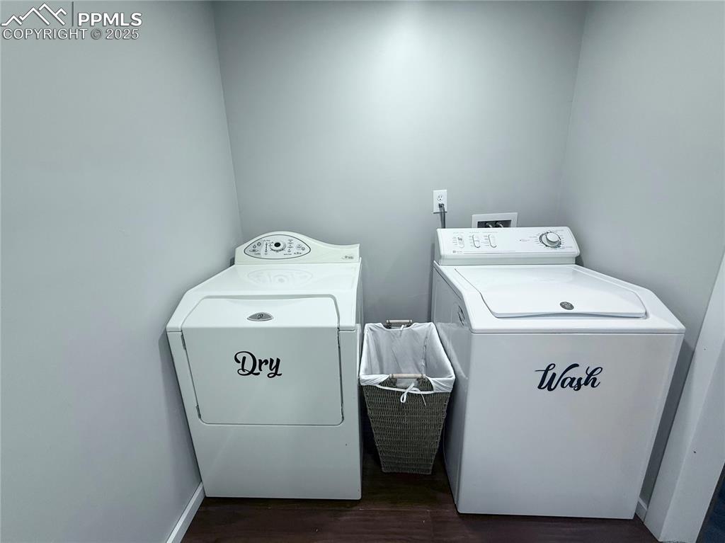 Image 27 of 38: Laundry