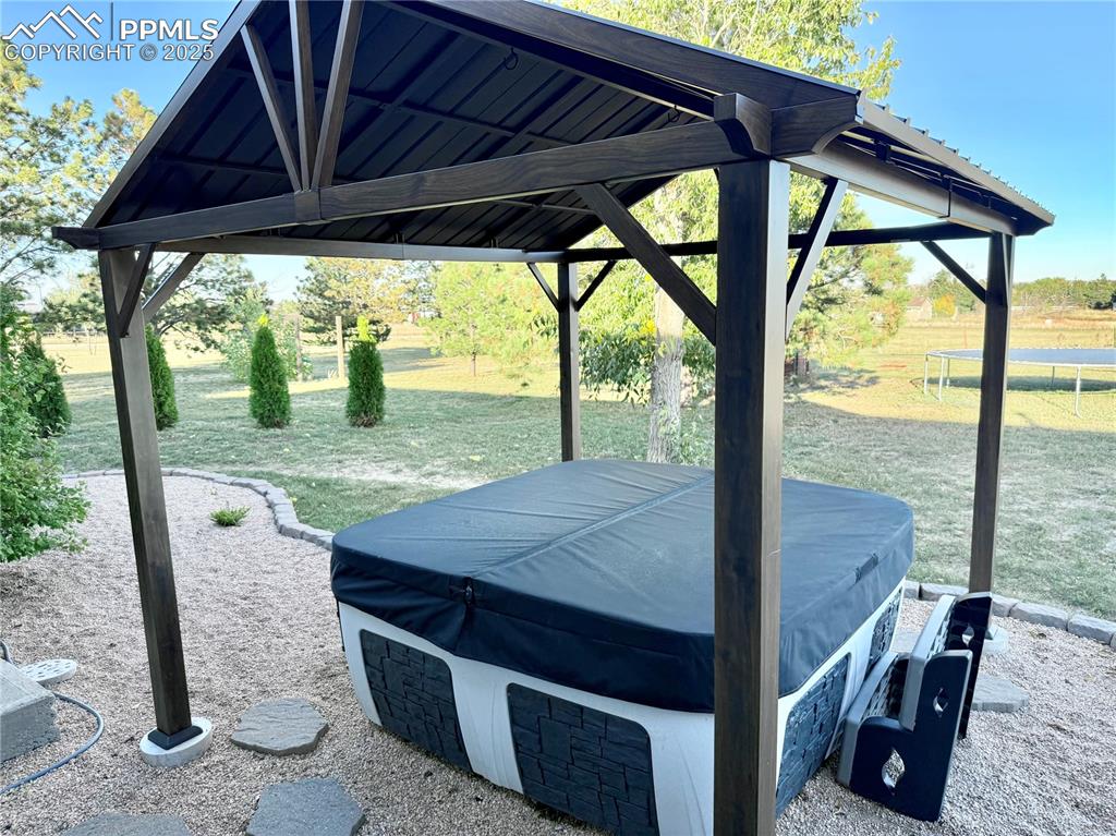 Image 33 of 38: Patio