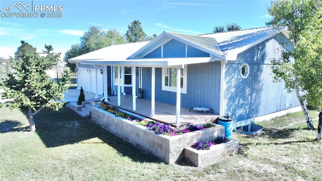 Image 4 of 38: Front of Structure