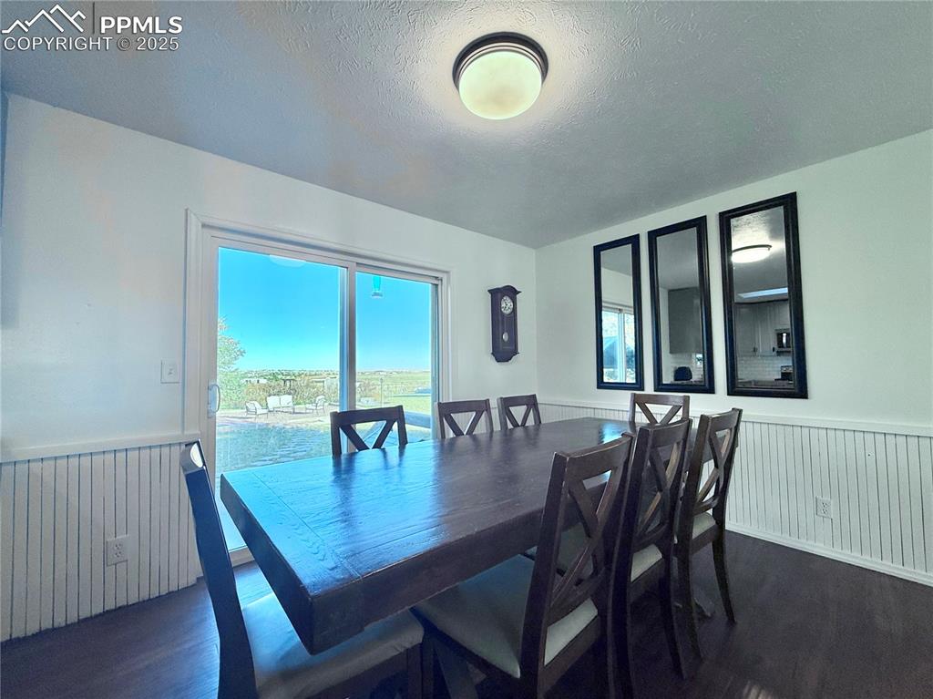 Image 9 of 38: Dining Area