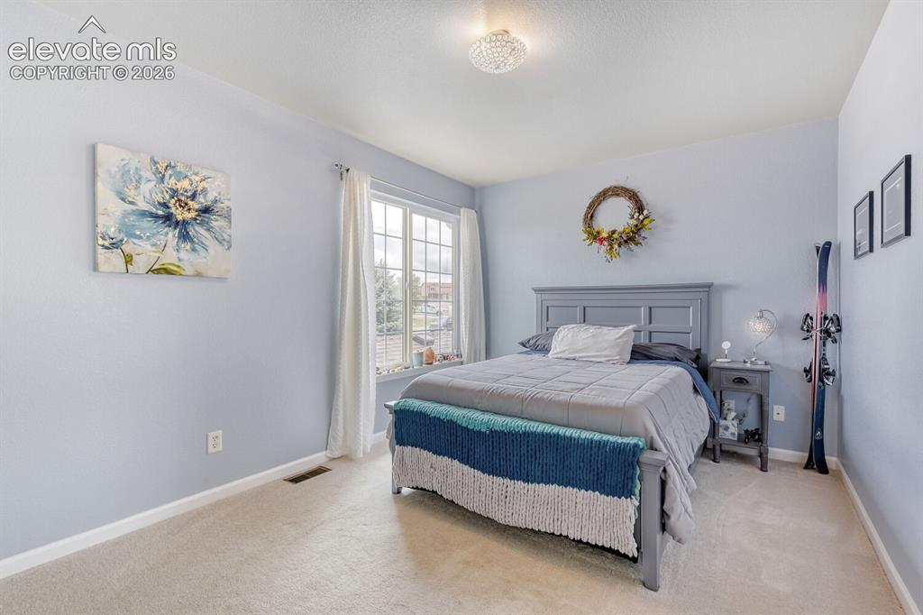 Image 19 of 28: Upstairs bedroom 3