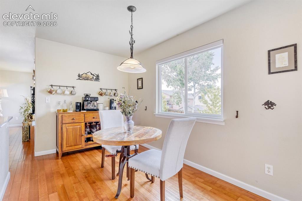 Image 8 of 28: Eat In Kitchen