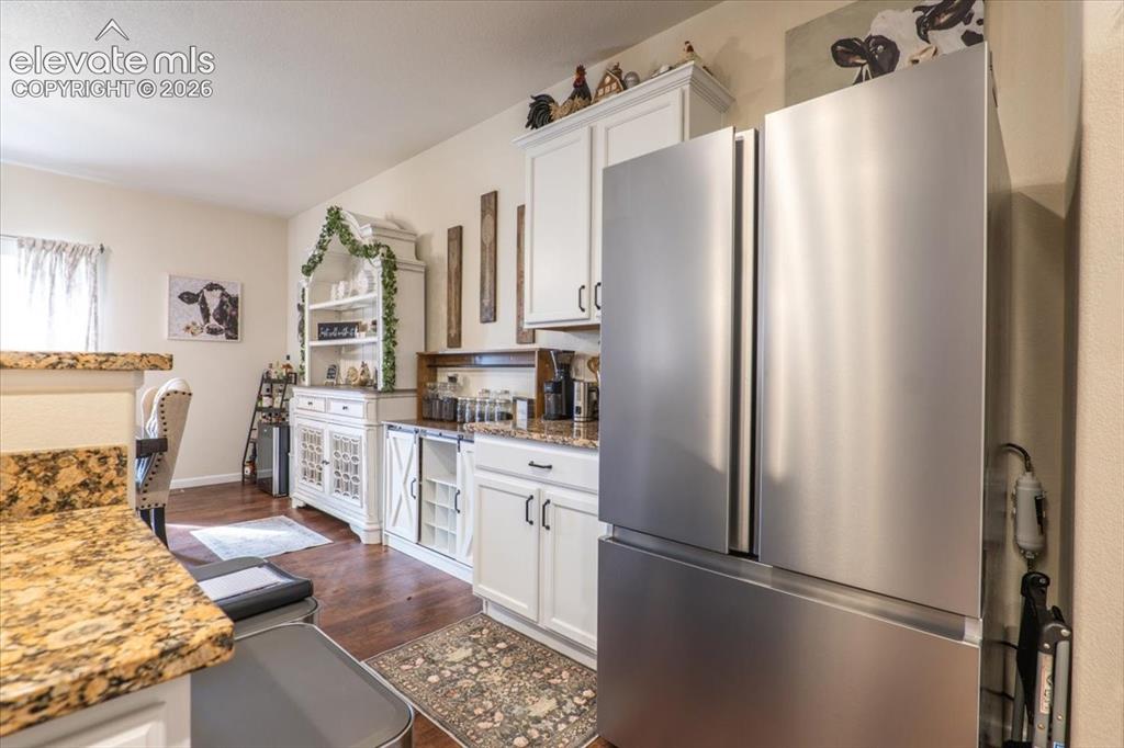 Image 15 of 50: Upgraded s/s appliances