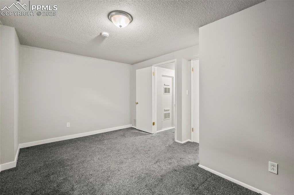Image 17 of 22: Bedroom