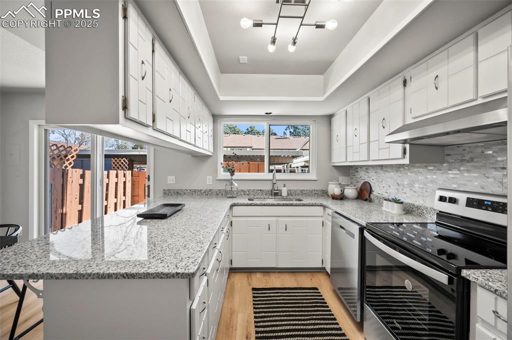 Image 8 of 22: Kitchen