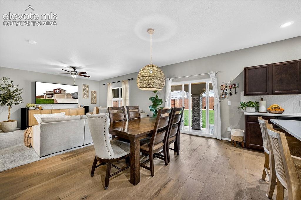 Image 19 of 50: Dining Area