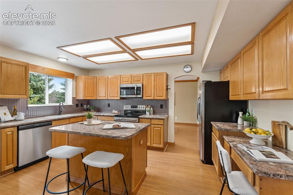 Image 11 of 48: Kitchen