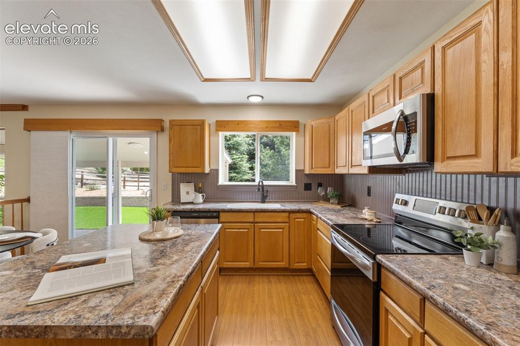 Image 12 of 48: Kitchen