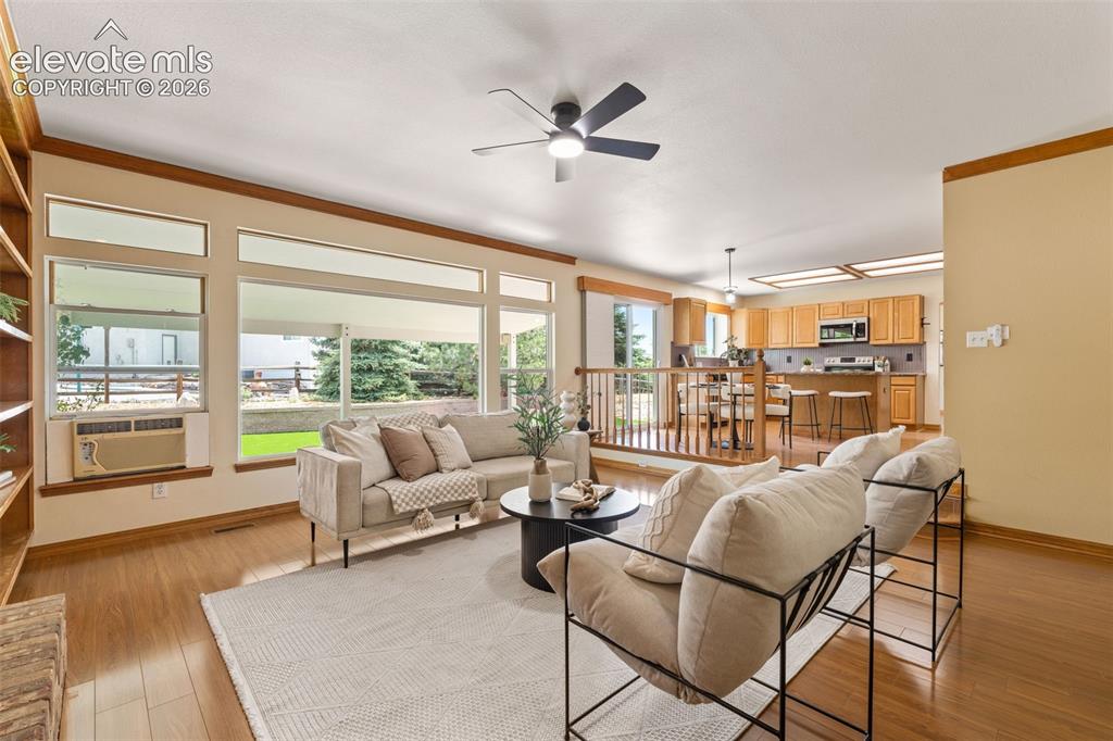 Image 19 of 48: Living Room