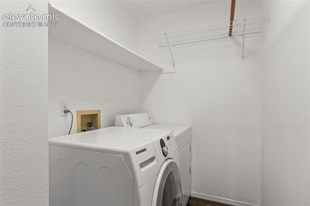 Image 34 of 48: Laundry