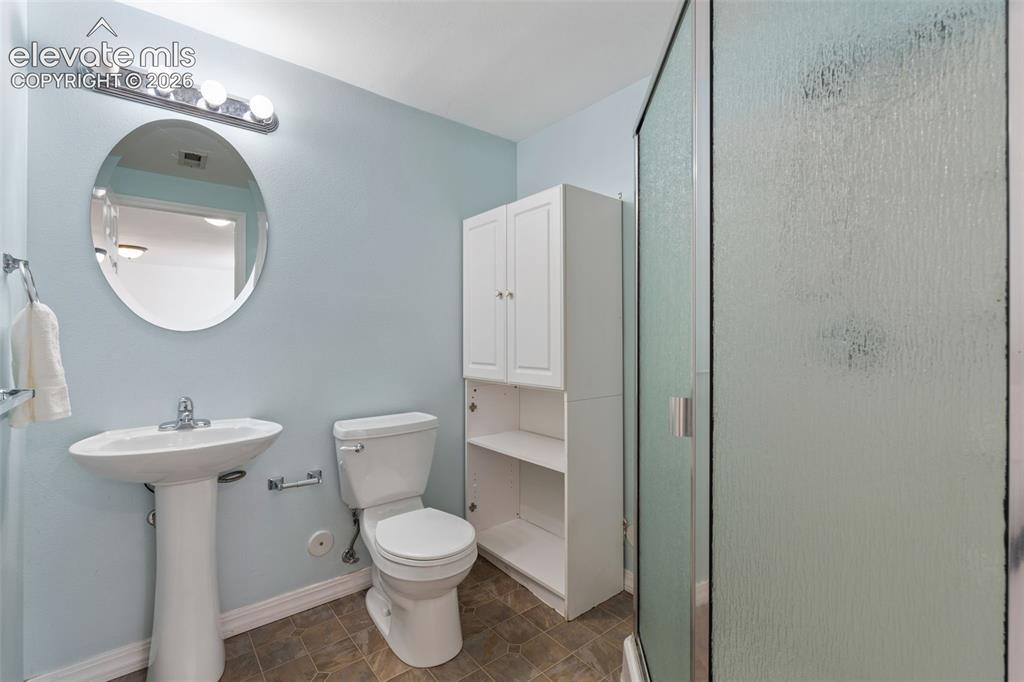 Image 38 of 48: Bathroom