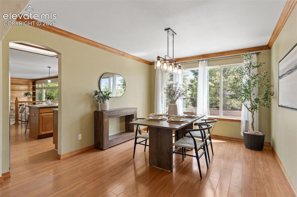 Image 9 of 48: Dining Area