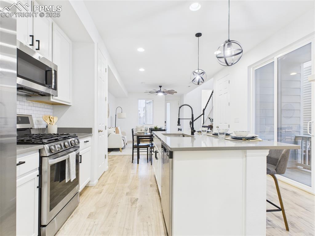 Image 6 of 22: Kitchen