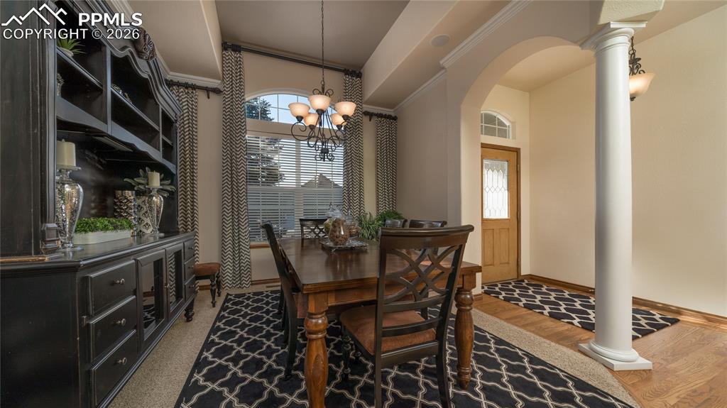 Image 4 of 42: Dining Area