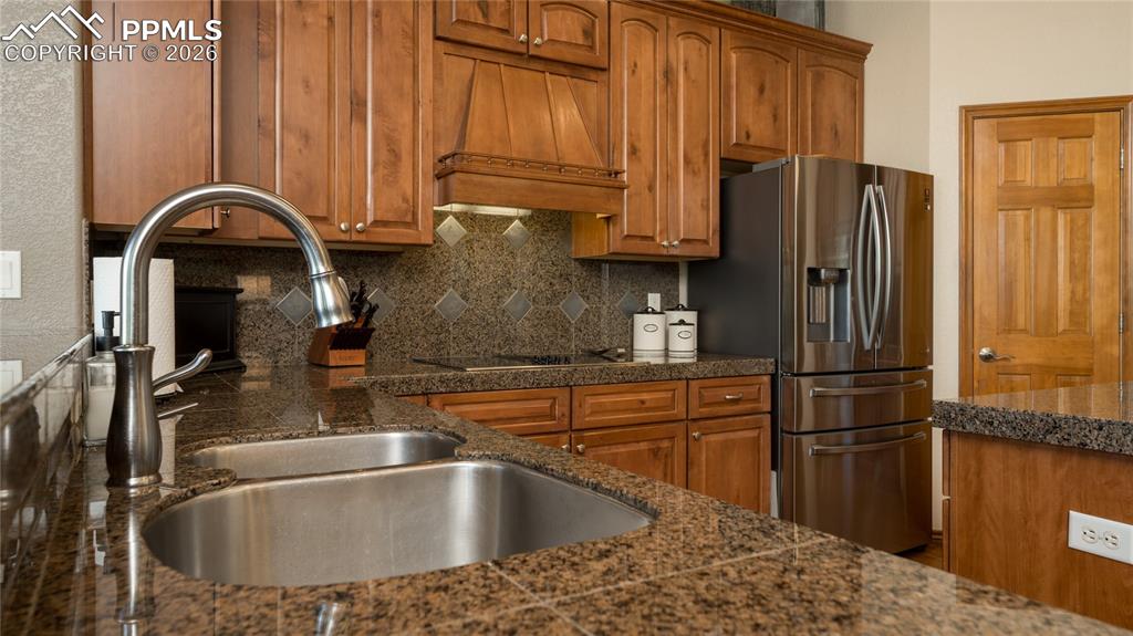 Image 6 of 42: Kitchen