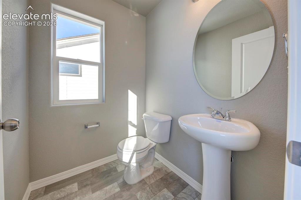 Image 15 of 15: Bathroom