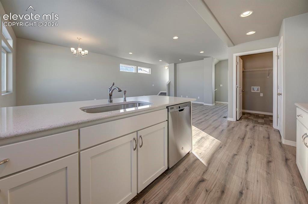 Image 6 of 15: Kitchen